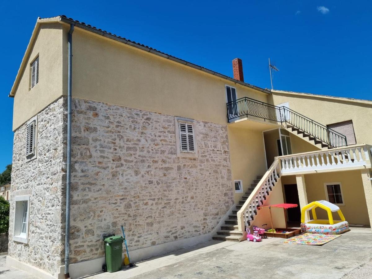 Apartmani Barbarosa Sveti Filip i Jakov Esterno foto