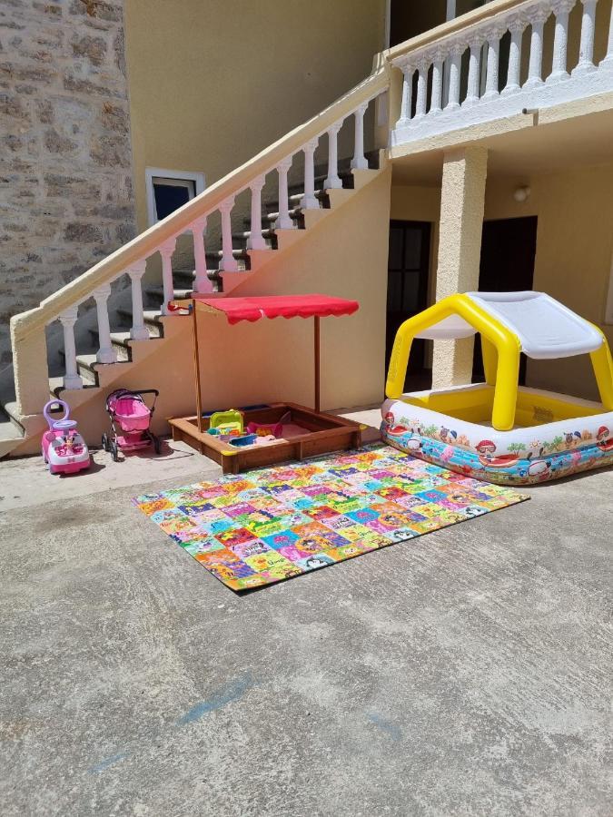 Apartmani Barbarosa Sveti Filip i Jakov Esterno foto