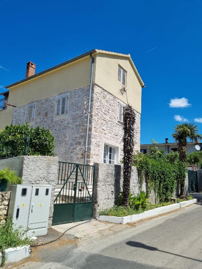 Apartmani Barbarosa Sveti Filip i Jakov Esterno foto