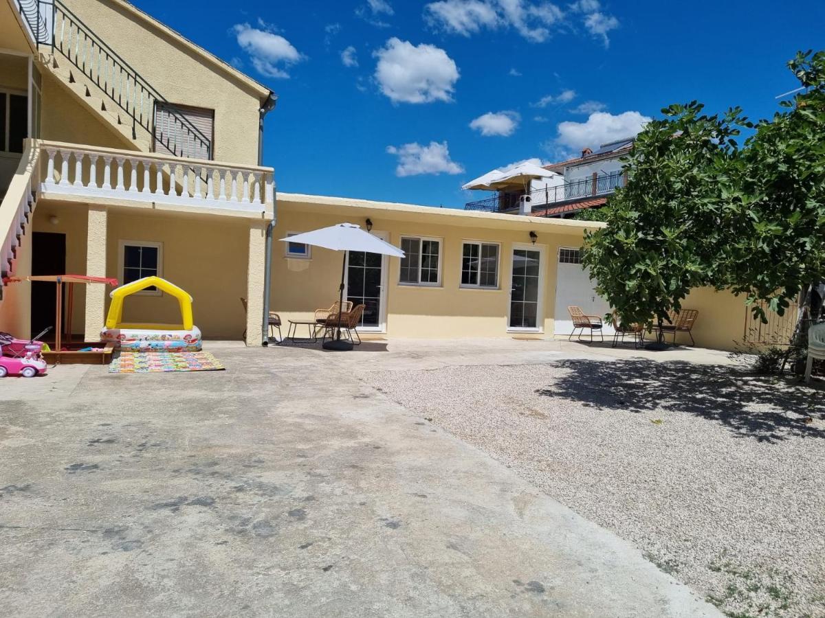 Apartmani Barbarosa Sveti Filip i Jakov Esterno foto